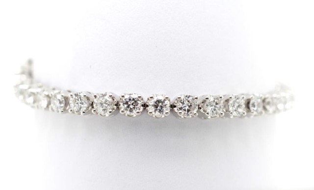 6.45ct diamond and 18ct white gold tennis bracelet - Image 6 of 7