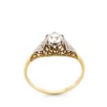 Early 20th C. 18ct yellow gold and platinum ring