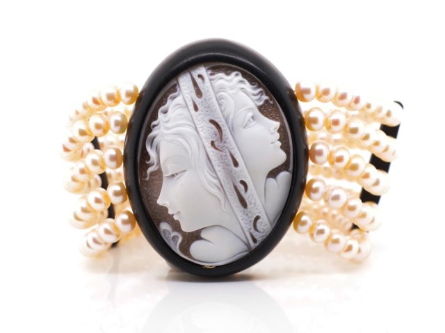 Carved cameo, jet and pink pearl bracelet