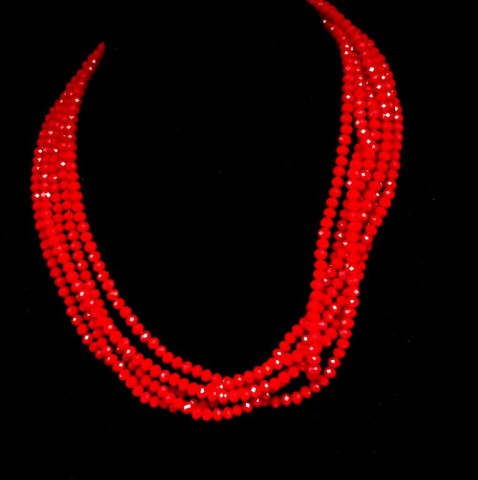 Seven costume jewellery necklaces - Image 2 of 5