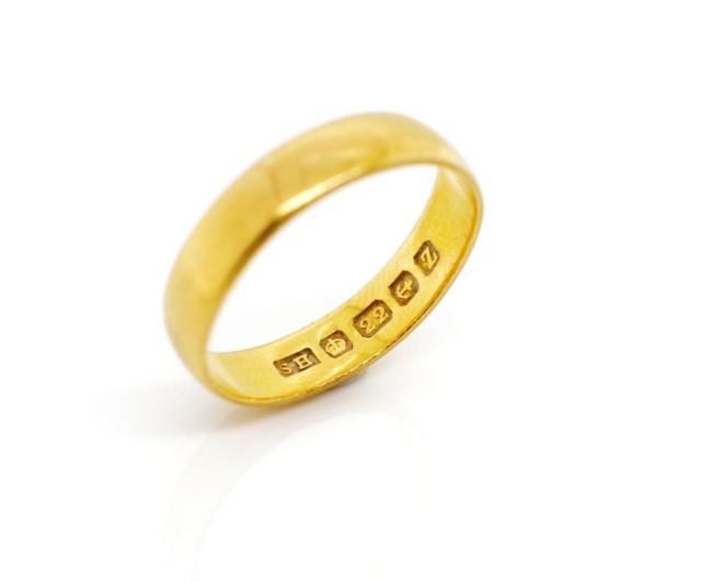 George V 22ct yellow gold ring - Image 2 of 5