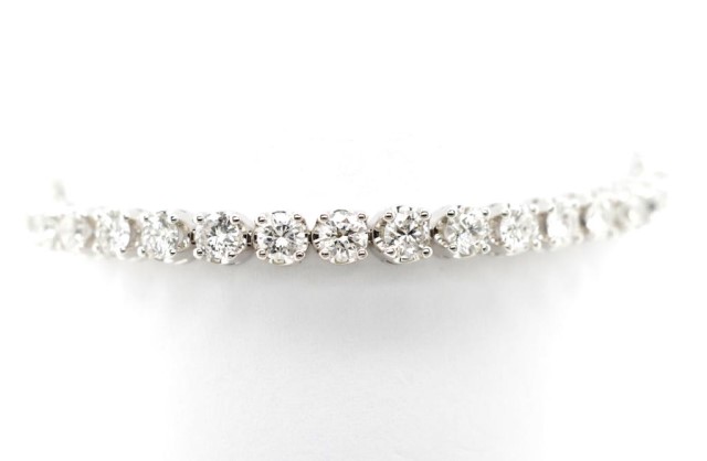 6.45ct diamond and 18ct white gold tennis bracelet - Image 5 of 7