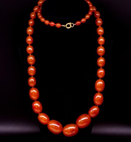 Three costume jewellery necklaces - Image 3 of 4