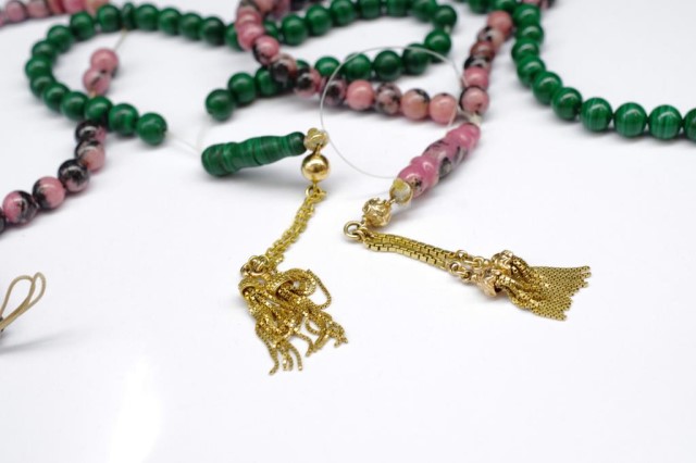 Gemstone and yellow gold prayer beads - Image 2 of 4
