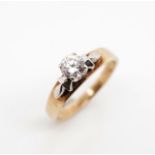 Cubic zirconia and 9ct yellow gold ring