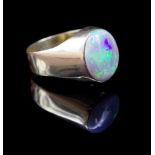 Opal and 14ct yellow gold ring