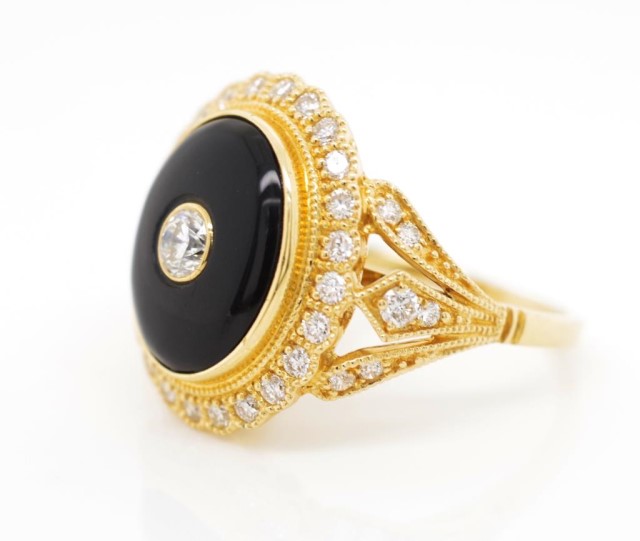 Onyx, diamond and 18ct yellow gold dress ring - Image 3 of 4