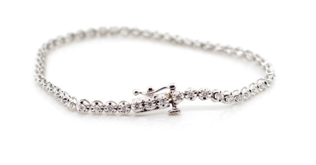 1.00ct diamond set 9ct white gold line bracelet - Image 3 of 4