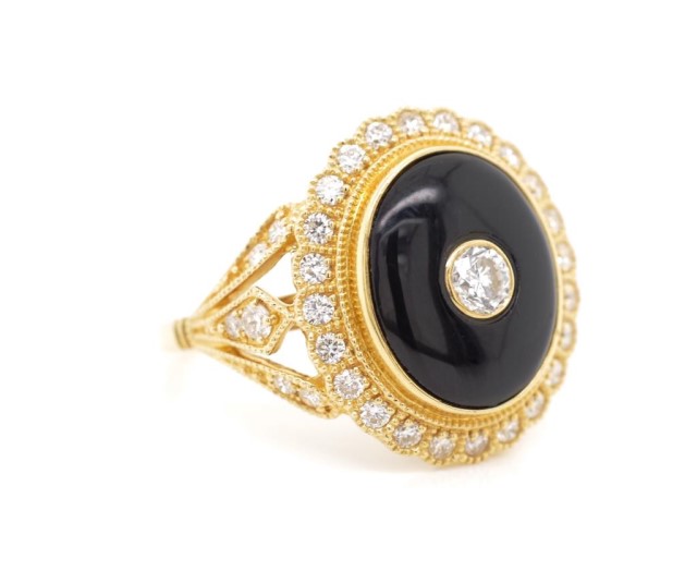 Onyx, diamond and 18ct yellow gold dress ring - Image 2 of 4