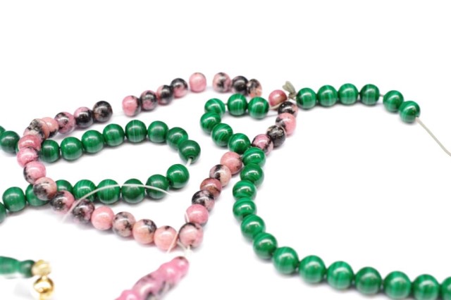 Gemstone and yellow gold prayer beads - Image 4 of 4