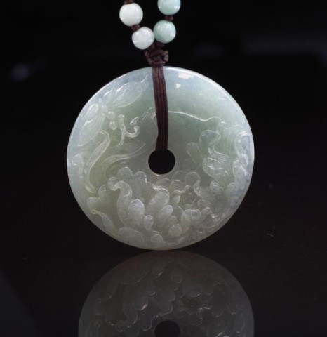 Carved jade Bi disc pendant and beaded necklace - Image 2 of 4