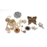 Costume jewellery brooches and a necklace