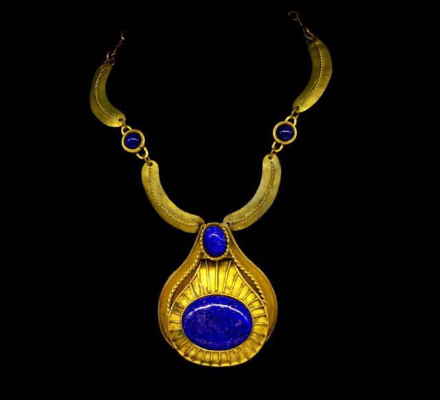 Gilt metal and faux lapis necklace and ear clips - Image 3 of 4
