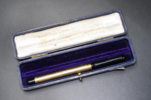 Cased 'Swan' part gold plated fountain pen - Image 2 of 2