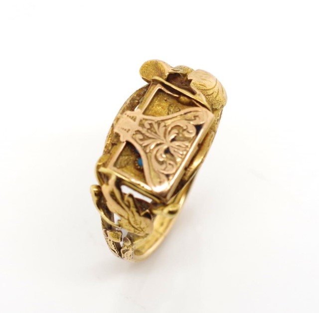 Antique yellow gold hinged flower ring