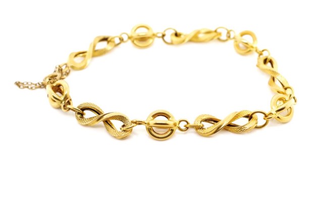 18ct yellow gold fancy link bracelet - Image 2 of 4