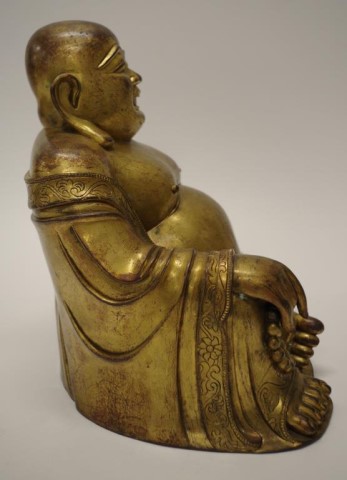 Chinese gilt bronze figure of Buddha - Image 4 of 5