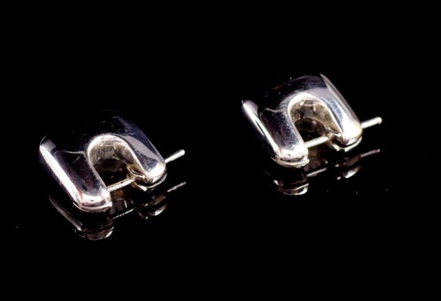 18ct white gold Modernist earrings - Image 4 of 4