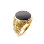 Antique onyx and 18ct yellow gold signet ring