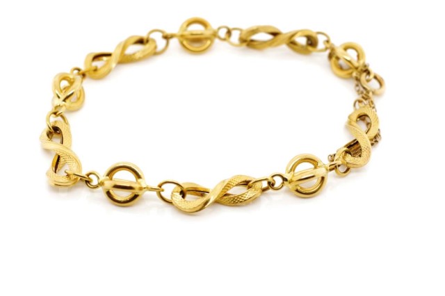 18ct yellow gold fancy link bracelet - Image 4 of 4