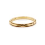 14ct yellow gold floral band