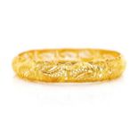 Yellow gold filigree bangle