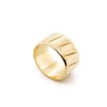 9ct yellow gold fluted wedding band