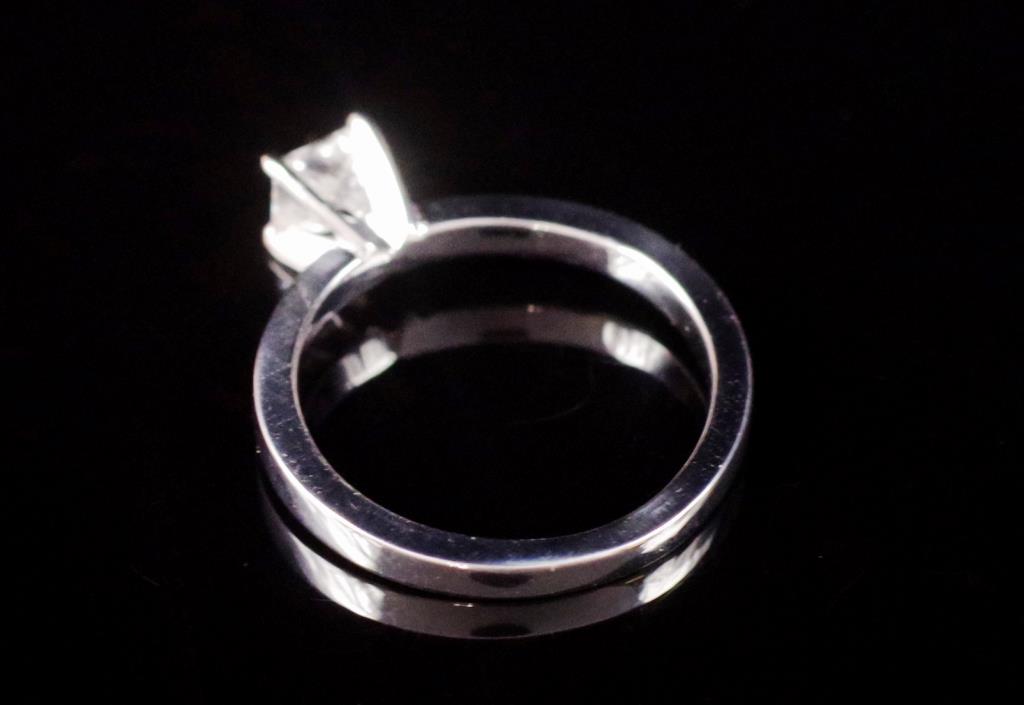 Princess cut diamond and 18ct white gold ring - Image 3 of 4