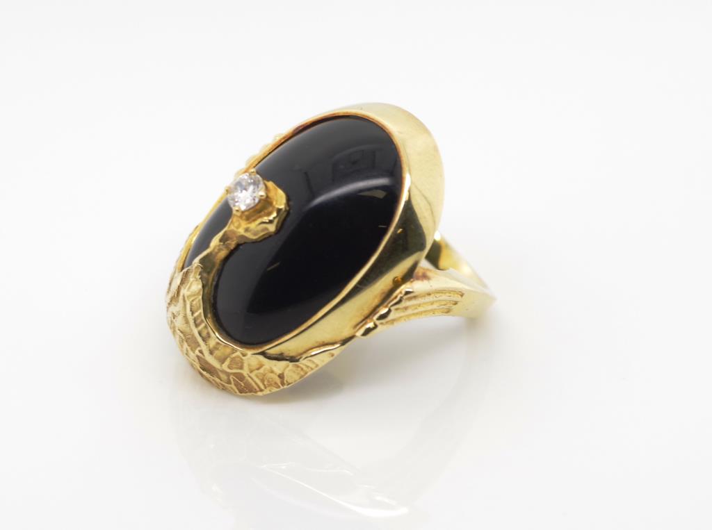 14ct yellow gold, onyx and diamond ring - Image 3 of 5