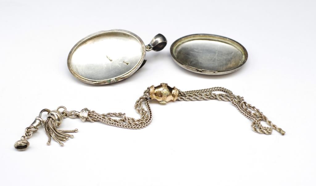 Victorian silver locket and Albertina - Image 2 of 3