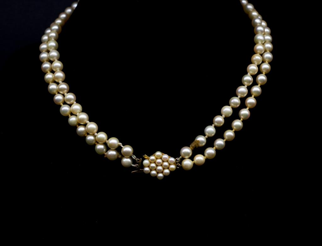 Vintage double strand pearl choker necklace