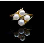 Pearl, diamond and 9ct yellow gold ring