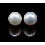 White pearl and 14ct yellow gold stud earrings
