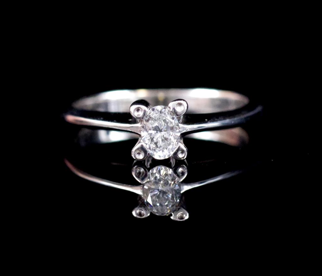 Oval cut diamond and 18ct white gold ring - Image 2 of 3