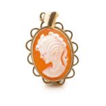 Carved cameo and 9ct yellow gold pendant