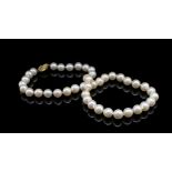 Cultured pearl choker necklace