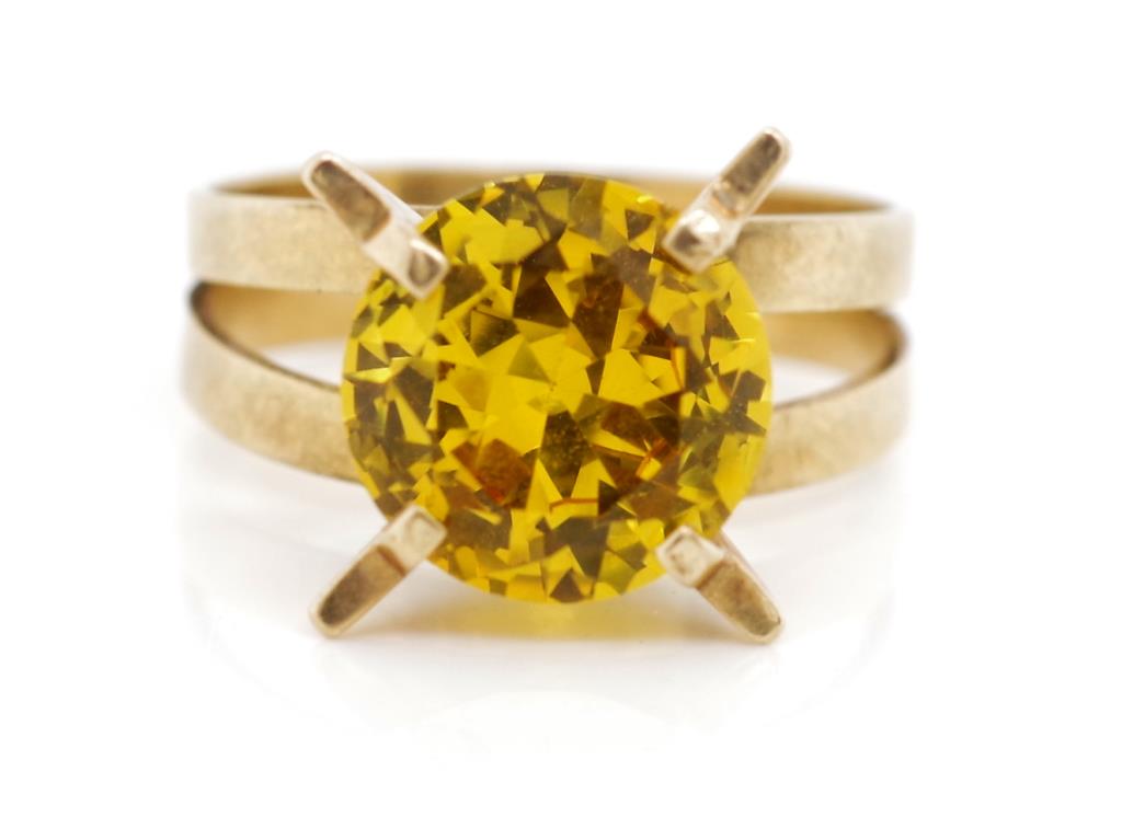 Synthetic golden sapphire and 9ct rose gold ring - Image 5 of 5