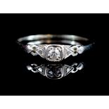 Art Deco diamond and 18ct white gold ring