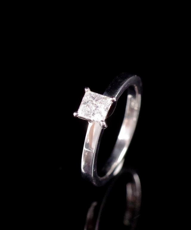 Princess cut diamond and 18ct white gold ring - Image 4 of 4