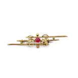 Victorian 9ct yellow gold brooch