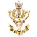 9ct yellow gold "Highlanders" regimental brooch