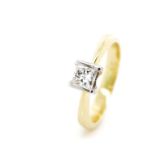 Solitaire diamond and 18ct yellow gold ring