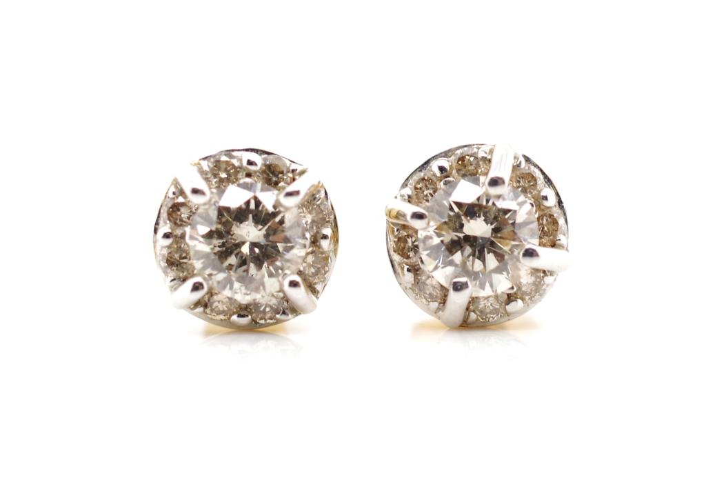 Diamond cluster and yellow gold stud earrings - Image 2 of 3