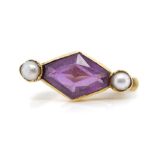 Antique amethyst set yellow gold jump ring