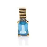 Topaz and 9ct yellow gold pendant