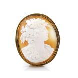 Victorian carved cameo and gilt metal brooch