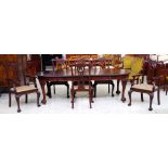 Early 20th century Irish mahogany dining suite