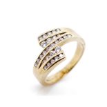 Diamond and 9ct yellow gold ring