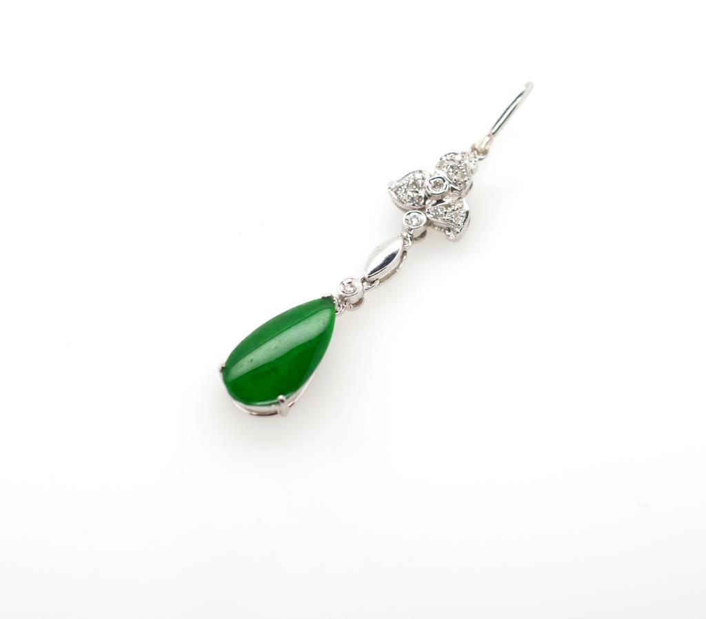 Jade, diamond and 18ct wihte gold pendant - Image 4 of 4