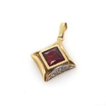 Garnet and 9ct yellow gold pendant